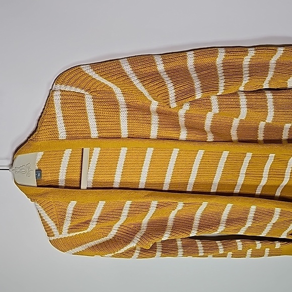 Old Navy yellow and white striped small layering cardigan - Picture 2 of 7
